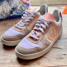 Load image into Gallery viewer, VEJA V10 Leather Natural Peach Lilac