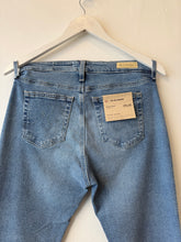 Load image into Gallery viewer, AG-ED Farrah Mid Rise Bootcut Jean in 19 Years Afterglow