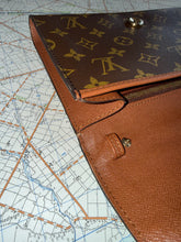 Load image into Gallery viewer, LOUIS VUITTON Bordeaux 24 Monogram