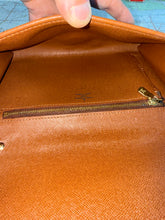 Load image into Gallery viewer, LOUIS VUITTON Bordeaux 24 Monogram