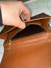 Load image into Gallery viewer, LOUIS VUITTON Bordeaux 24 Monogram