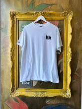 Load image into Gallery viewer, VINTAGE MENS LOCK STOCK AND TWO SMOKING BARRELS TEE WHITE