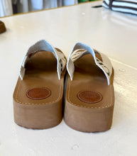 Load image into Gallery viewer, CHLOE Woody Logo Slide Cream/Black