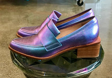 Load image into Gallery viewer, MI PIACI Iridescent Graceland loafer