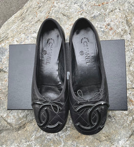 CHANEL Quilted Ballet Flats Black