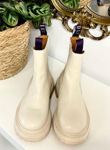 DEADLY PONIES Kaze Boot Cream