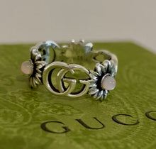 Load image into Gallery viewer, GUCCI GG Marmont Mother of Pearl Flower Ring Size N