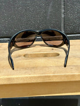 Load image into Gallery viewer, BALENCIAGA Swift Oval Sunglasses in Black