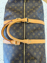 Load image into Gallery viewer, LOUIS VUITTON Keepall 55 Monogram