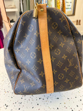 Load image into Gallery viewer, LOUIS VUITTON Keepall 55 Monogram