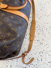 Load image into Gallery viewer, LOUIS VUITTON Keepall 55 Monogram