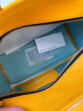 Load image into Gallery viewer, MARC JACOBS Tote Bag Gold Leather