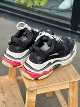 Load image into Gallery viewer, BALENCIAGA Triple S Sneakers