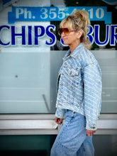 Load image into Gallery viewer, ALEXANDER WANG Falling Back logo-print denim jacket